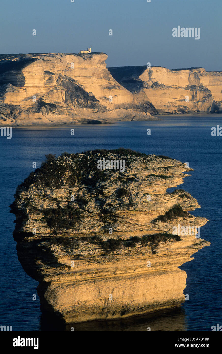 Meer-Stacks, Bonifacio, Korsika, Mittelmeer Stockfoto
