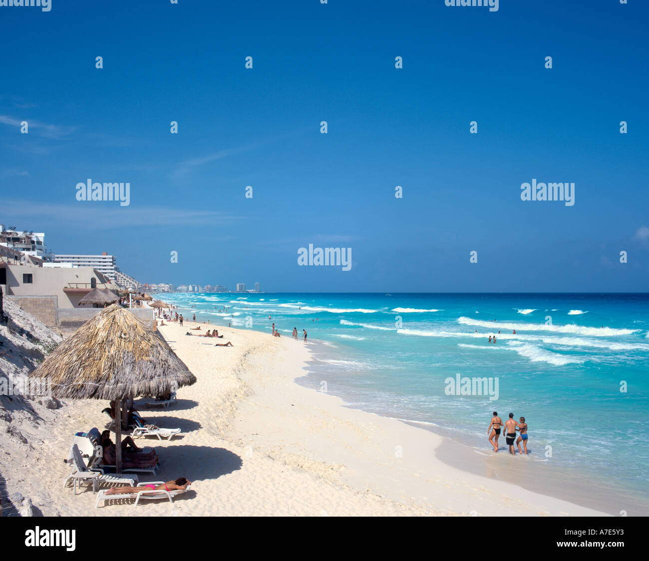 Strand in der Nähe von Hotel Tucancun, Cancún, Quintana Roo, Halbinsel Yucatan, Mexiko Stockfoto