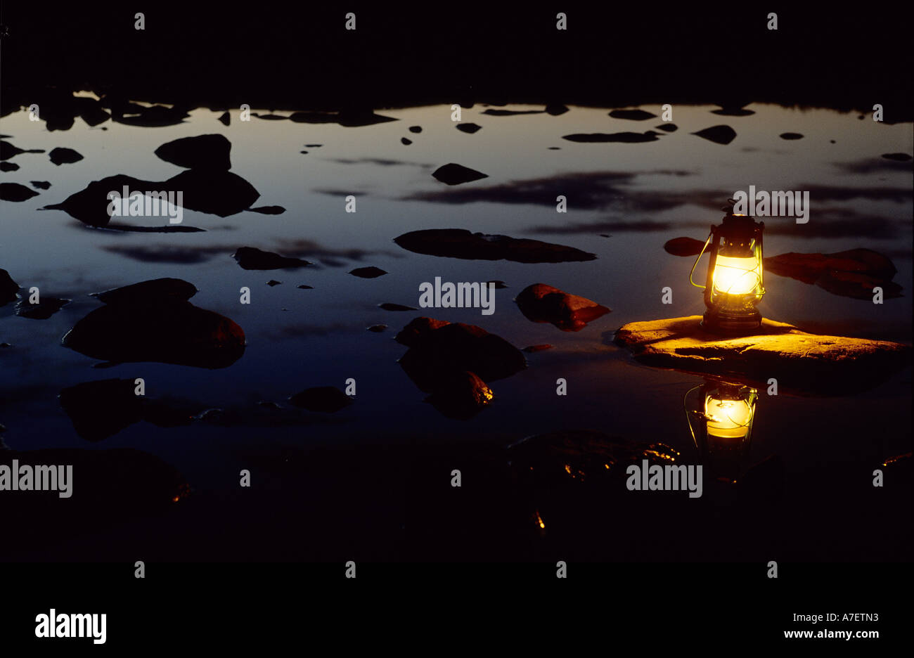 Kerosine lamp -Fotos und -Bildmaterial in hoher Auflösung – Alamy
