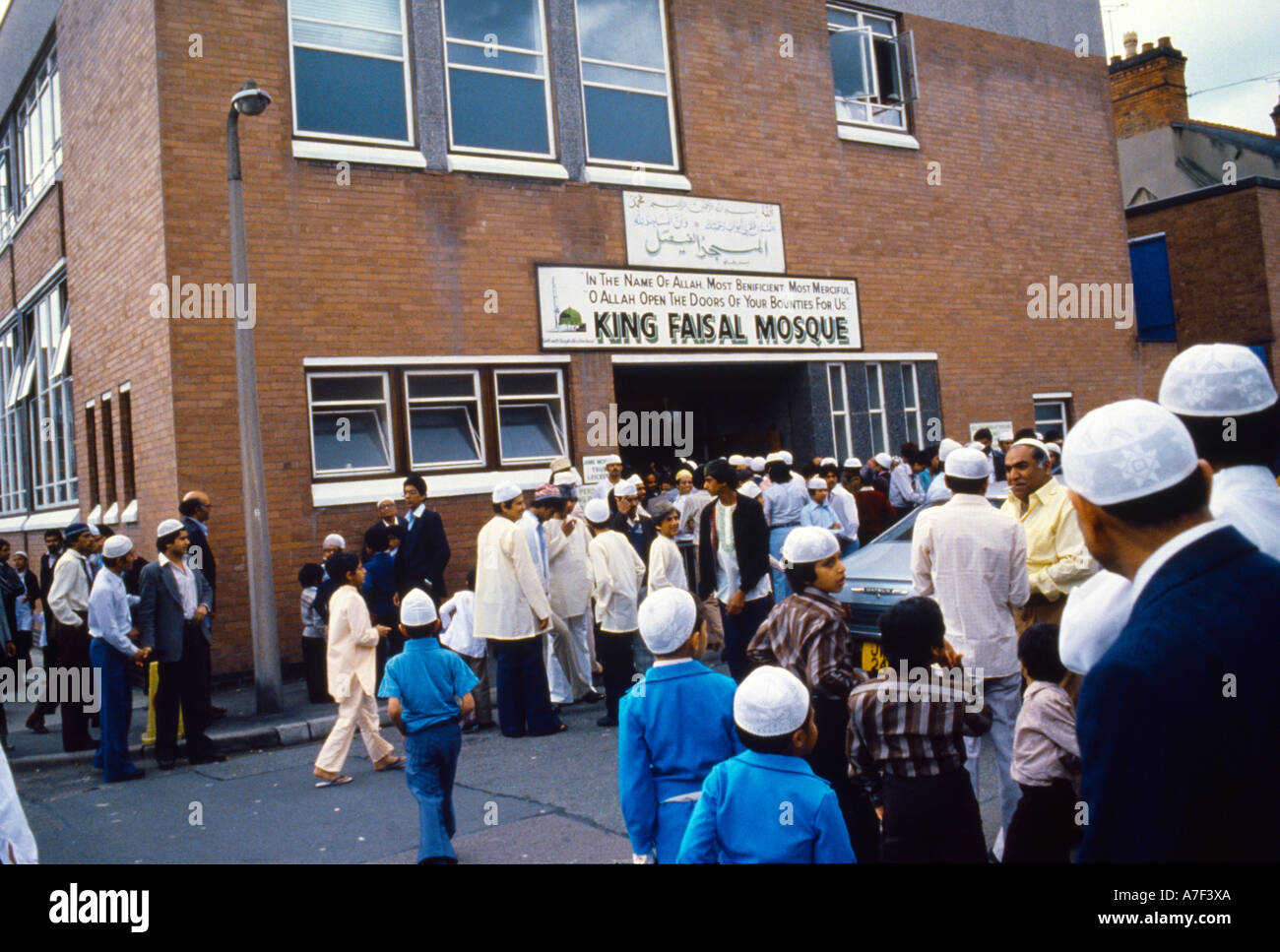 Leicester England König-Faisal-Moschee Jumu Massen umgewandelt Gebäude Stockfoto