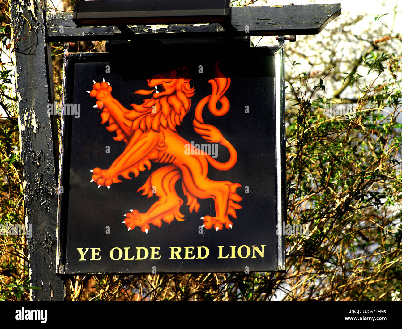 Ye Old Red Lion Pub Sign in Cheam Surrey England Stockfoto