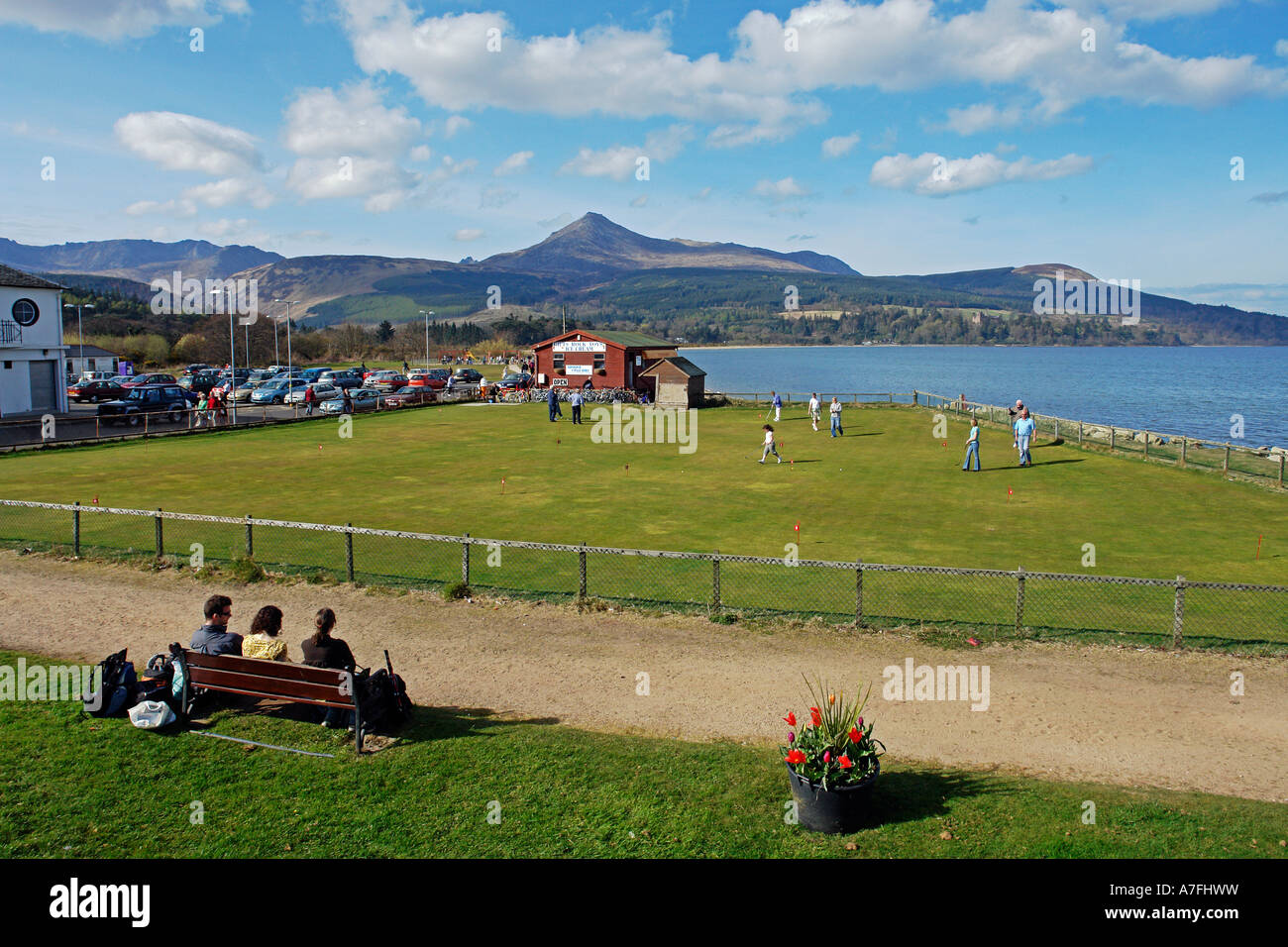 Sonnigen Frühlingstagen Blick auf Goat Fell aus Brodick auf Arran Stockfoto