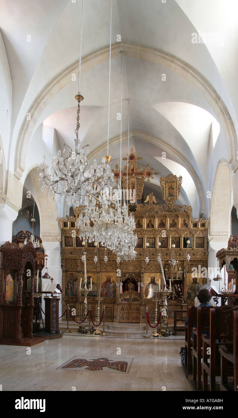 Innenraum der byzantinischen Kirche des Heiligen Kreuzes im Troodos-Gebirge Dorf des Omodes Zypern Stockfoto