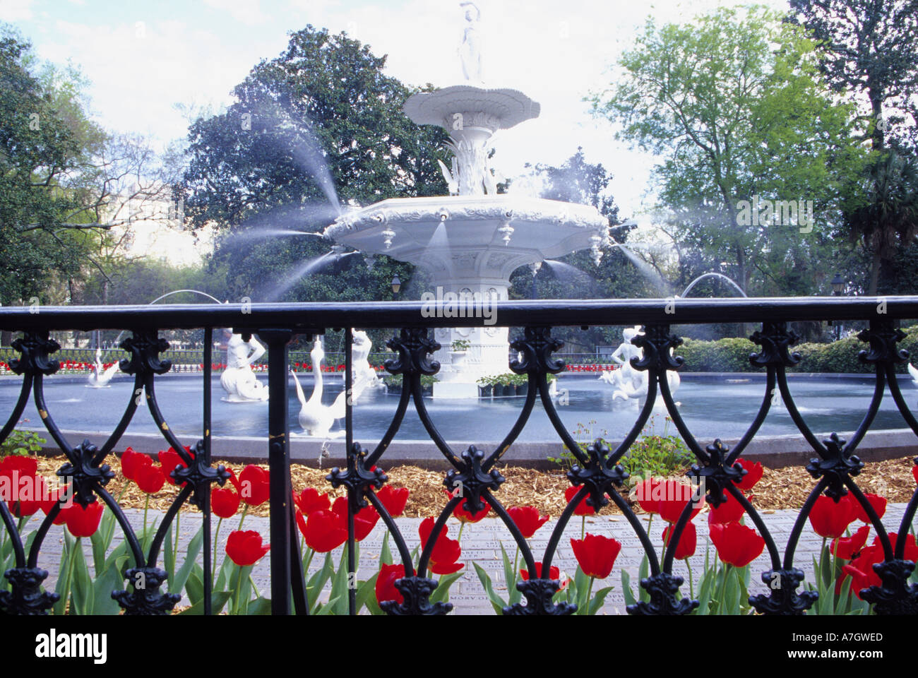 N.a. USA, Georgia, Savannah.  Brunnen am Forsyth Park. Stockfoto
