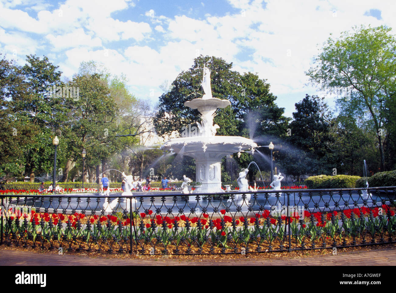 N.a. USA, Georgia, Savannah.  Brunnen am Forsyth Park. Stockfoto