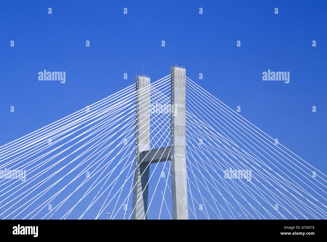 N.a. USA, Georgia, Savannah.  Savannah-Brücke. Stockfoto