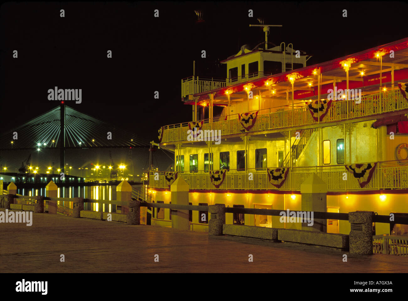 N.a. USA, Georgia, Savannah.  Riverboat am Savannah River. Stockfoto