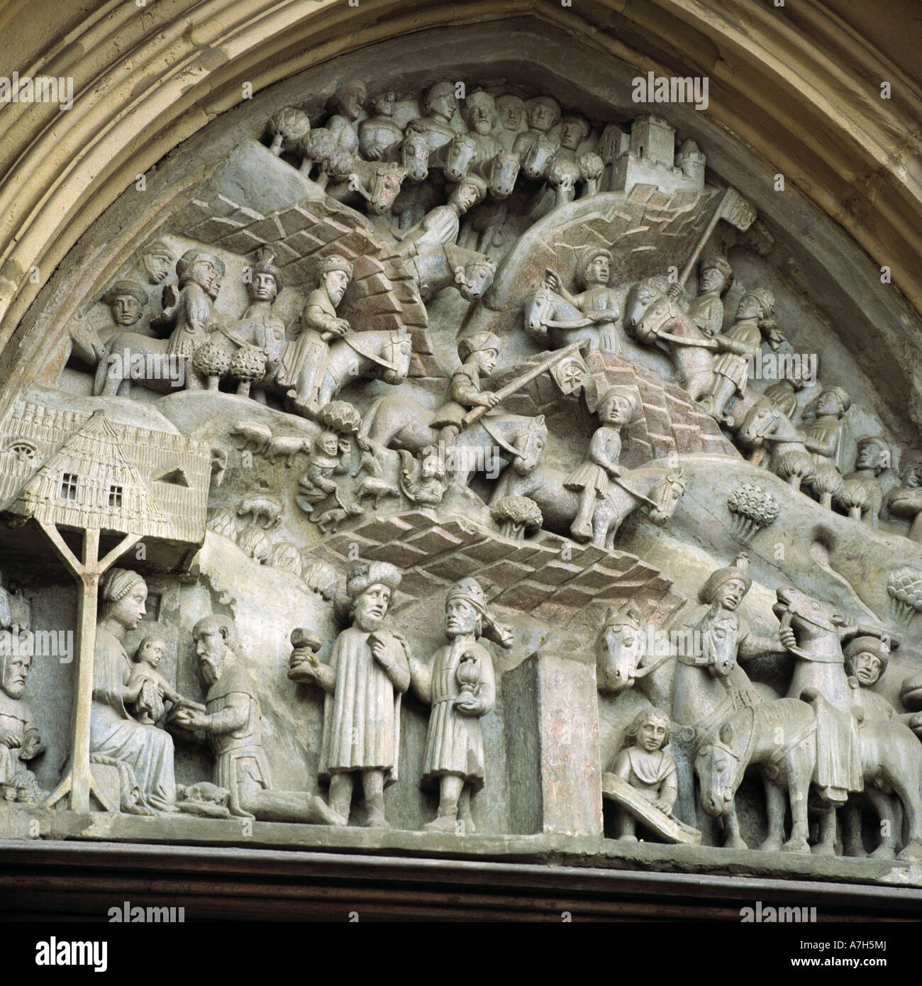 Skulpturengruppe bin Eingangsportal der Marienkapelle in Haßfurt am Main, Hassberge, Unterfranken, Bayern Stockfoto Skulpturengruppe bin Eingangsportal der Marienkapelle in Haßfurt am Main, Hassberge, Unterfranken, Bayern Stockfoto