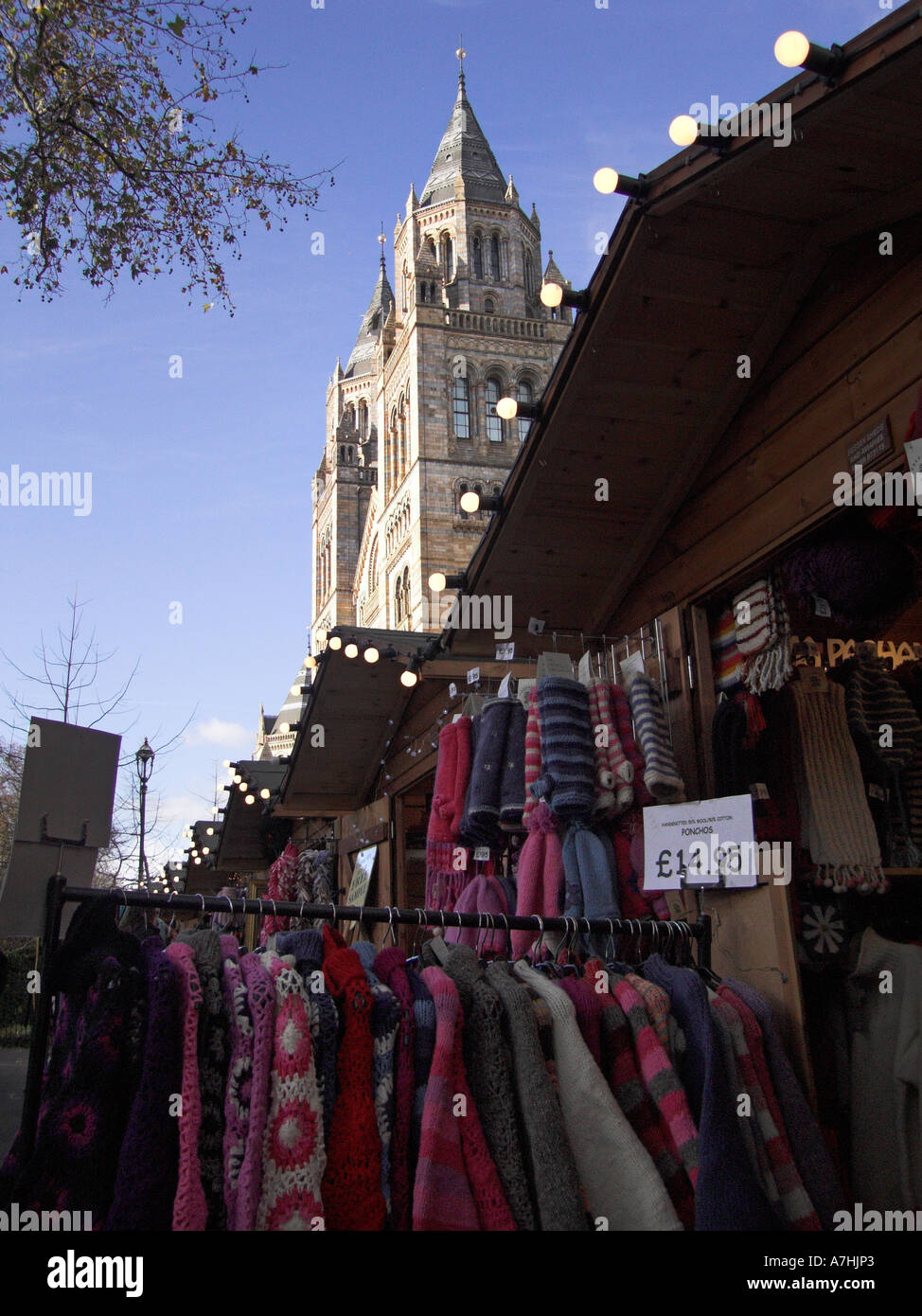 Weihnachtsmarkt am Natural History Museum, London Stockfoto