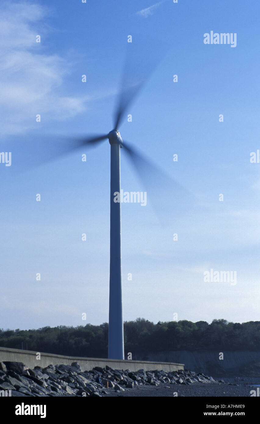 Nordamerika, USA, MA, Hull, Wind Turbine in Hull, Massachusetts. Stockfoto