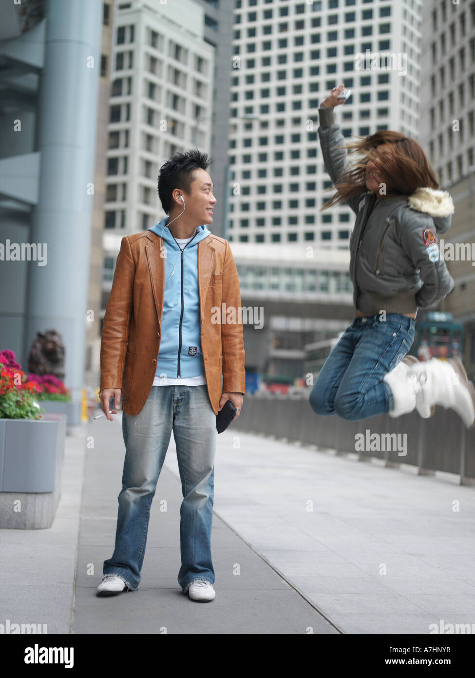 Ein Junge modische Hongkong chinesisches Ehepaar und Freund Stockfoto