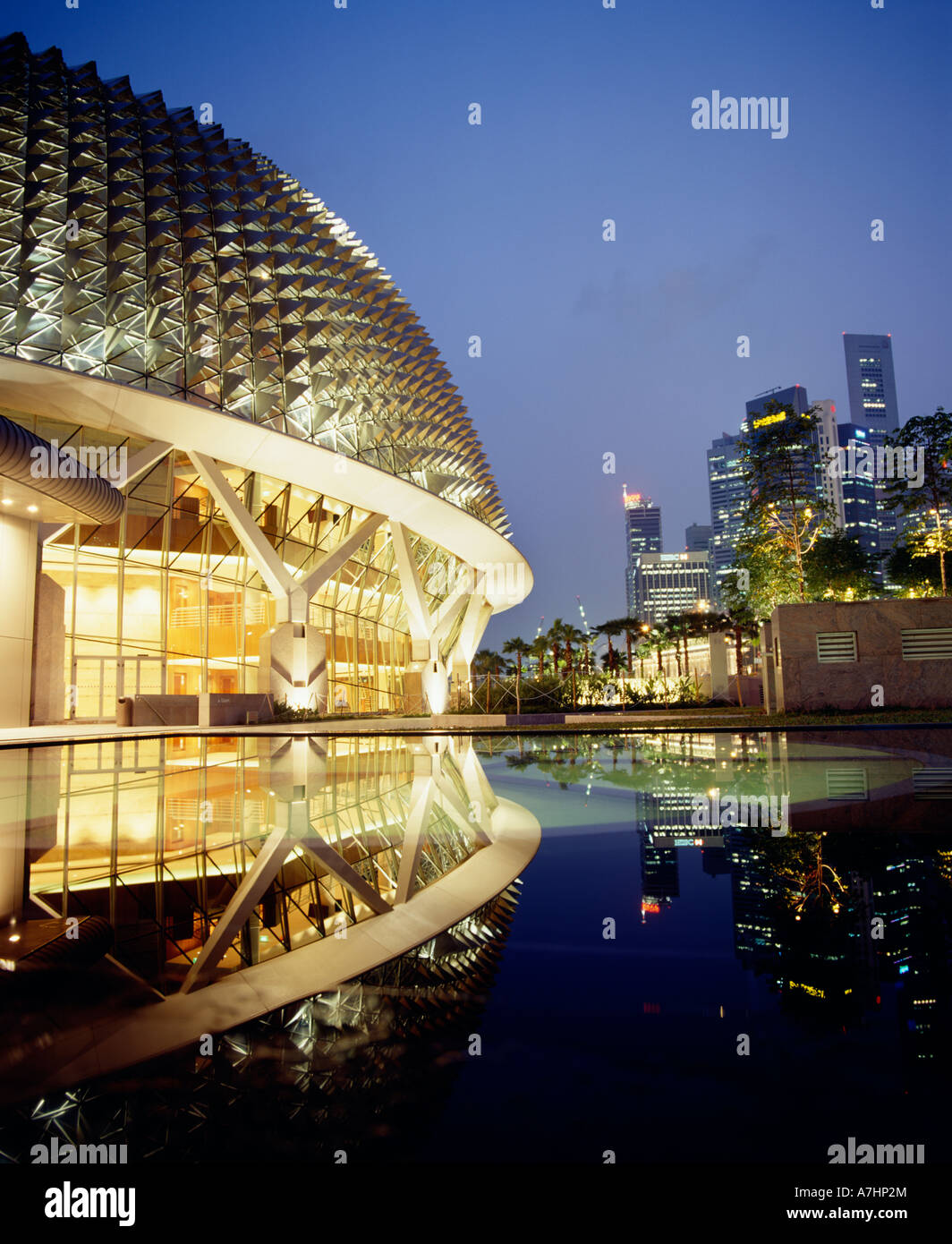 Die Esplanade Theater an der Bucht in Singapur Stockfoto