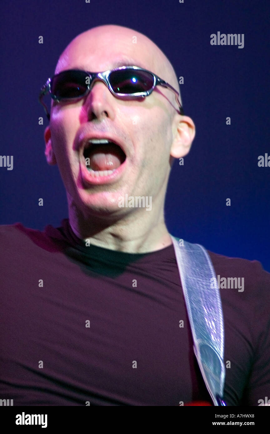 Porträt des amerikanischen Gitarristen Joe Satriani Stockfoto