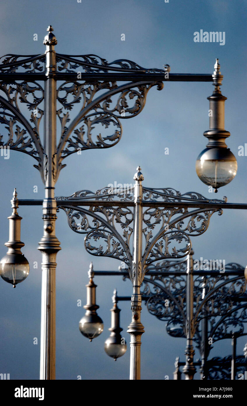 Reich verzierten viktorianischen Laternenmasten der Stadt Brighton und Hove Küste East Sussex Stockfoto