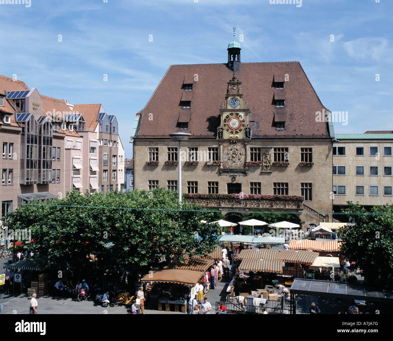 Marktplatz Mit Rathaus, Wochenmarkt, Heilbronn, Neckar, Baden-Württemberg Stockfoto
