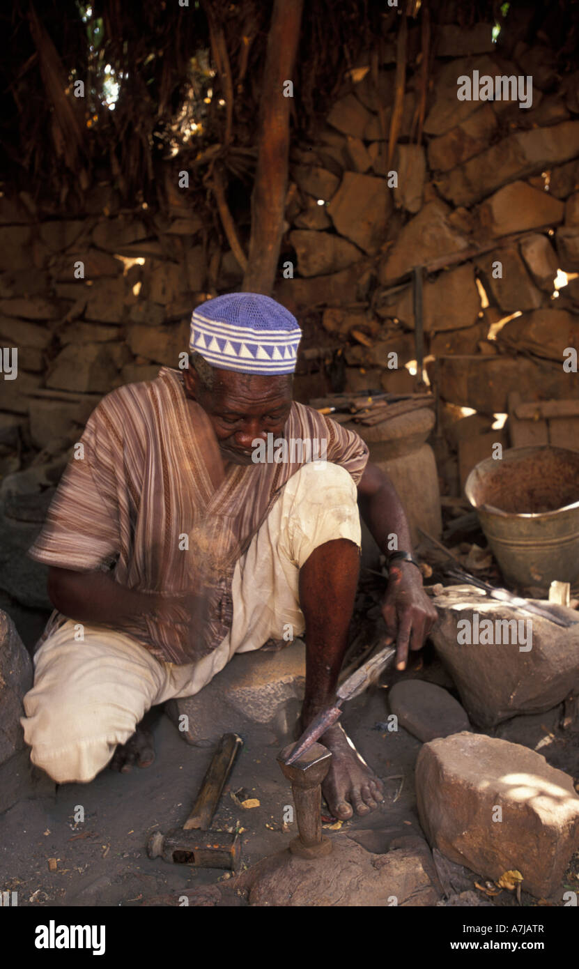 Traditionelle Schmied, Songo, Dogon Landes, Mali Stockfoto