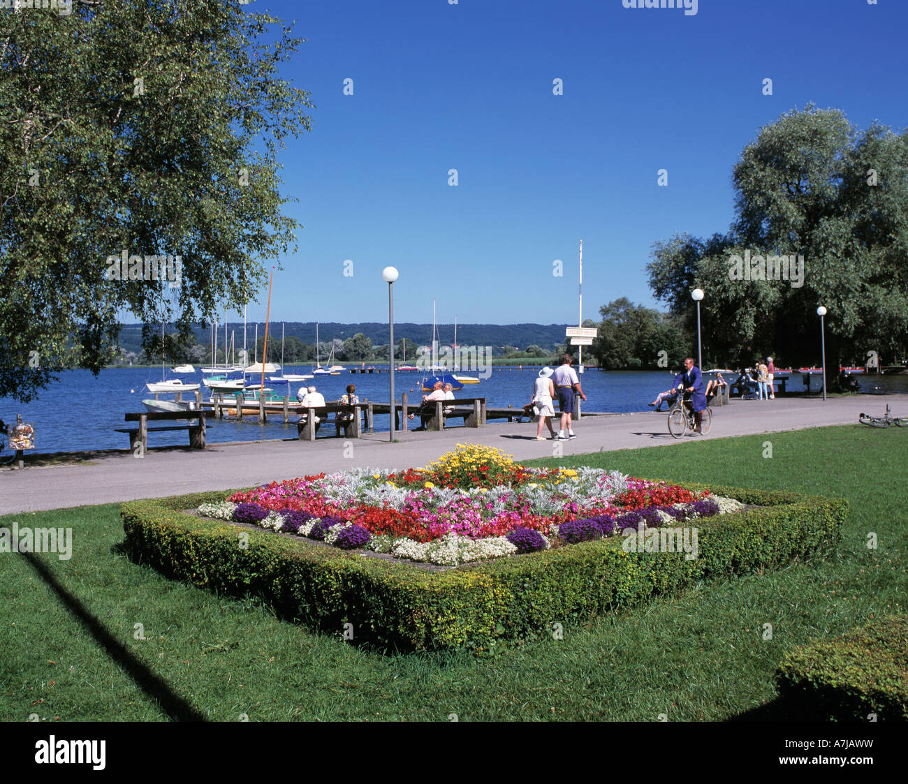 Uferpromenade des Ammersees in Diessen am Ammersee, Alpenvorland, Oberbayern Stockfoto