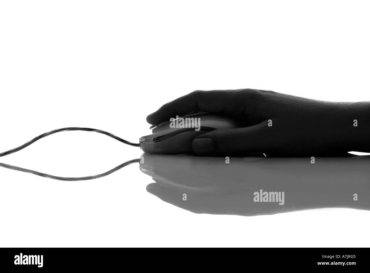 Hand mit Computer-Maus Hand eine Computermaus Stockfoto