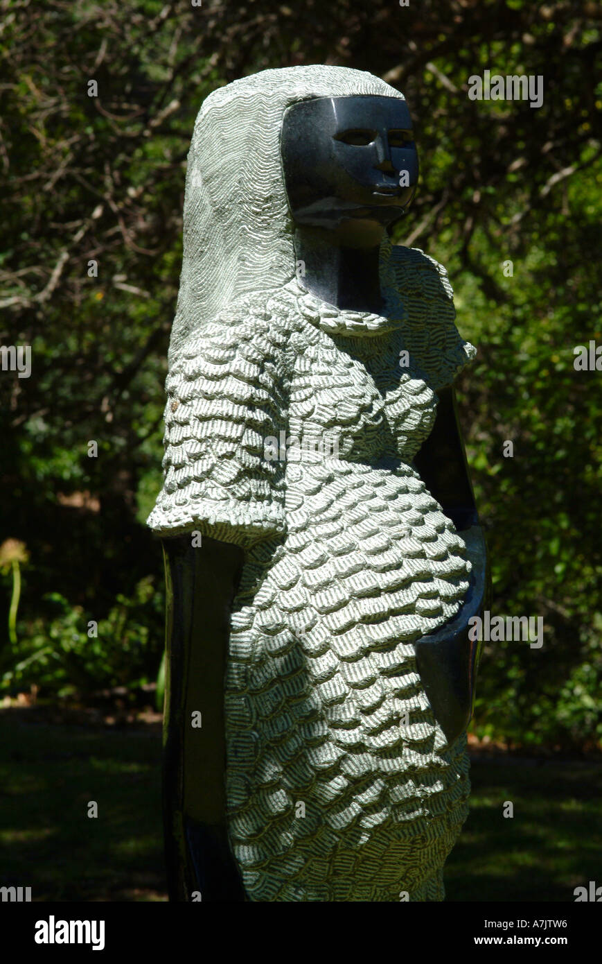 Skulptur des afrikanischen Schwangeren im Kirstenbosch National Botanical Garden Cape Town-Südafrika Stockfoto