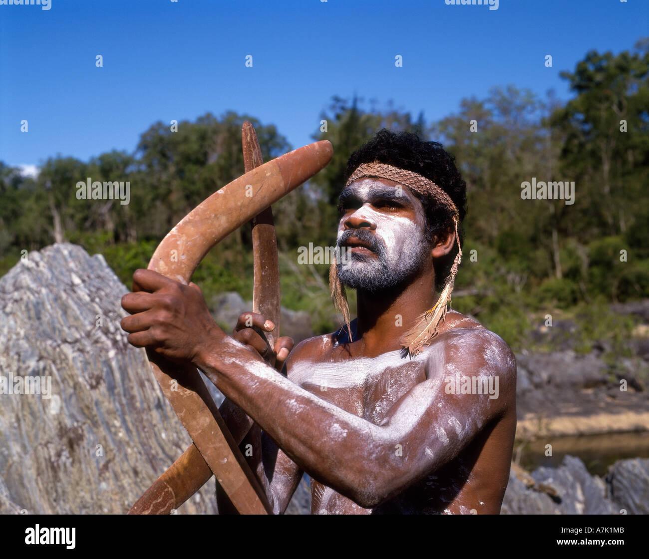Queensland, Aborigines mit Bumerang Stockfoto