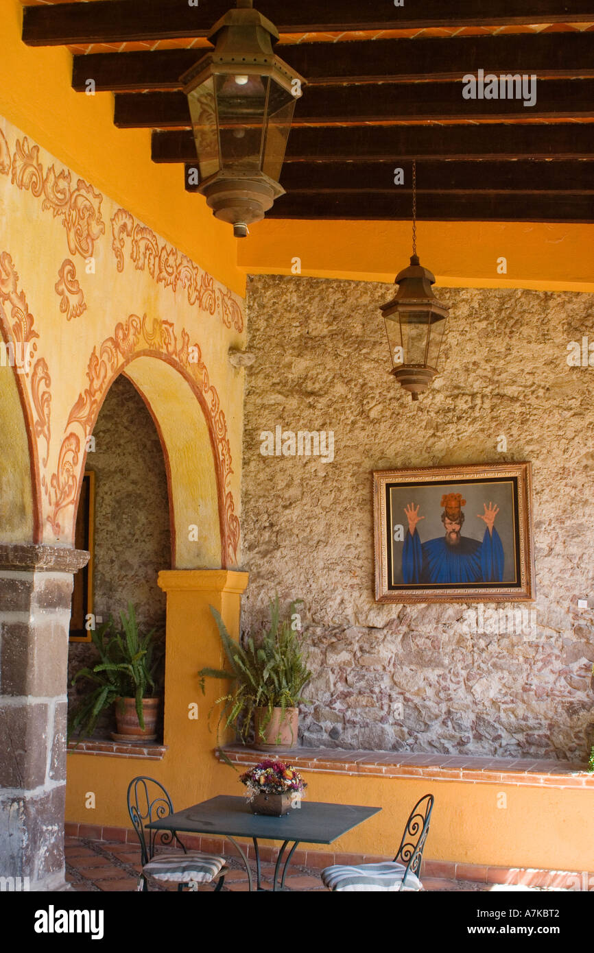 Essbereich im Hotel Sierra Nevada-Hotel in SAN MIGUEL DE ALLENDE, Mexiko bedeckt Stockfoto