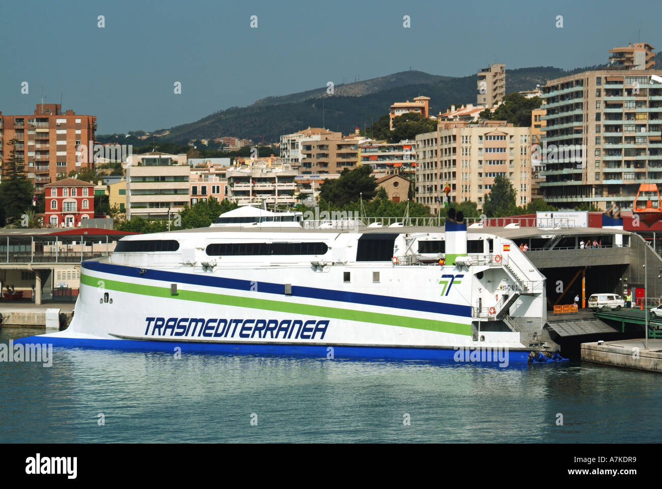 Palma Hafen Trasmediterranea Katamaran Fähre Stockfoto