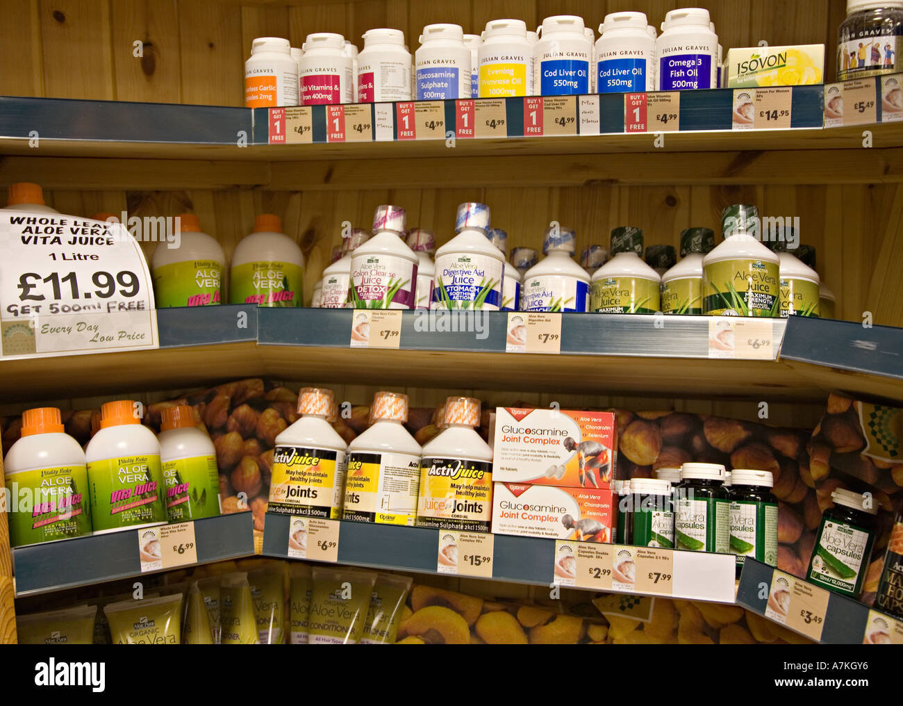 Lebensmittel Zusatzstoffe Medizin und Behandlungen im Bioladen einkaufen Wales UK Stockfoto
