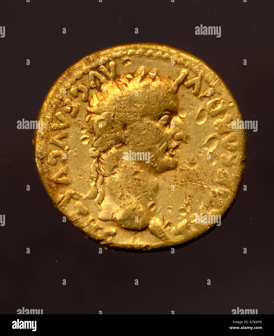 Roman Coin, Kaiser Tiberius, AD14-36, original, Metalldetektoren finden, Funde, Norfolk, England, Vereinigtes Königreich, Aureus 1. Jahrhundert Münzen Stockfoto
