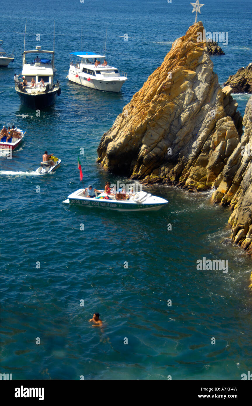 Die Klippen von La Quebrada in der Bucht von Acapulco, Mexiko Stockfoto