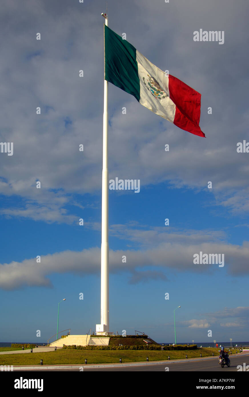 Eine gigantische Nationalflagge von Mexiko Stockfoto
