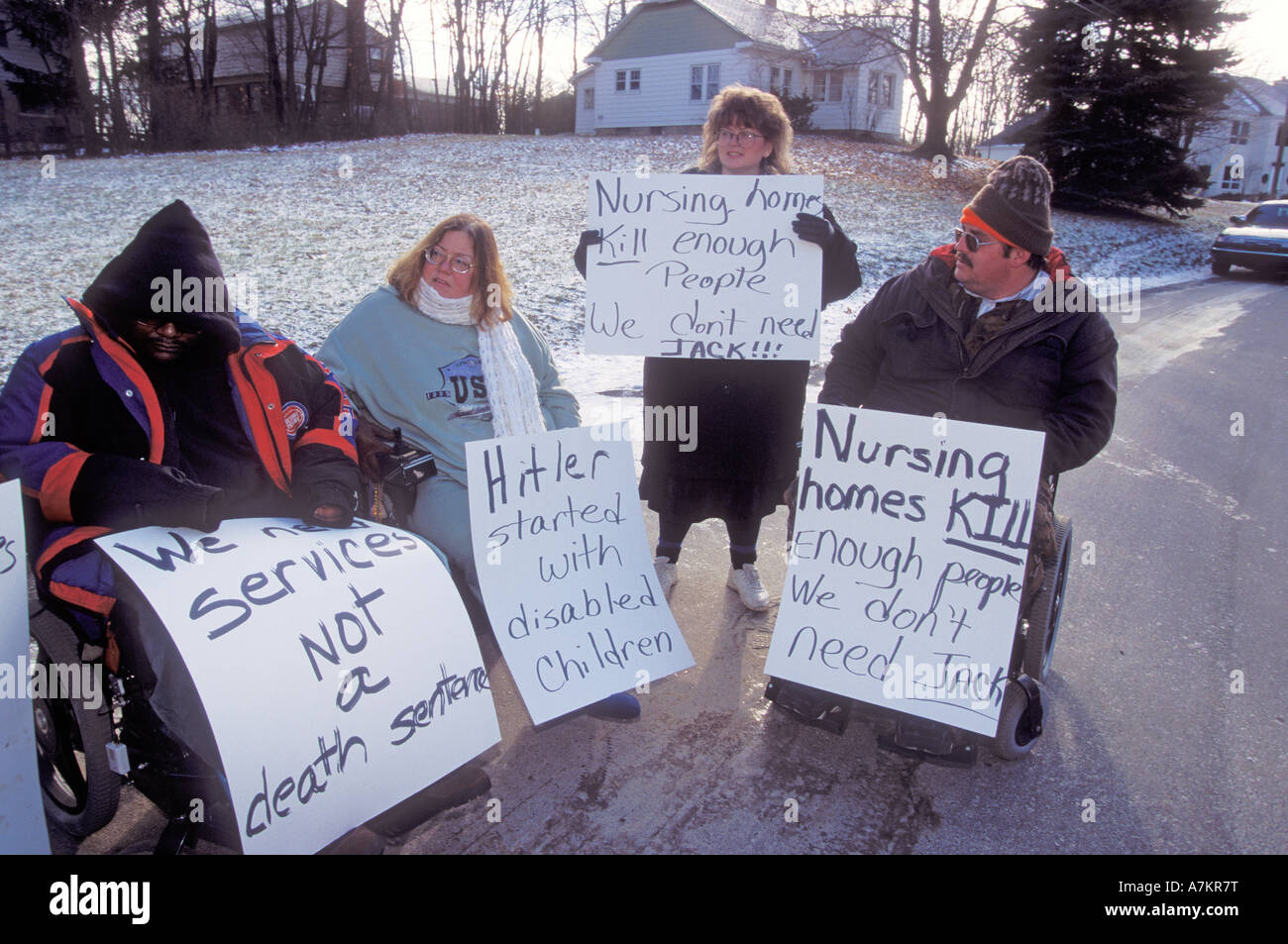 Behinderung Aktivisten Picket Selbstmord Arzt Stockfoto