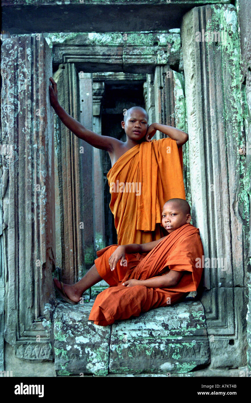 Schlepptau jungen am Bayon Tempel Kambodscha Stockfoto