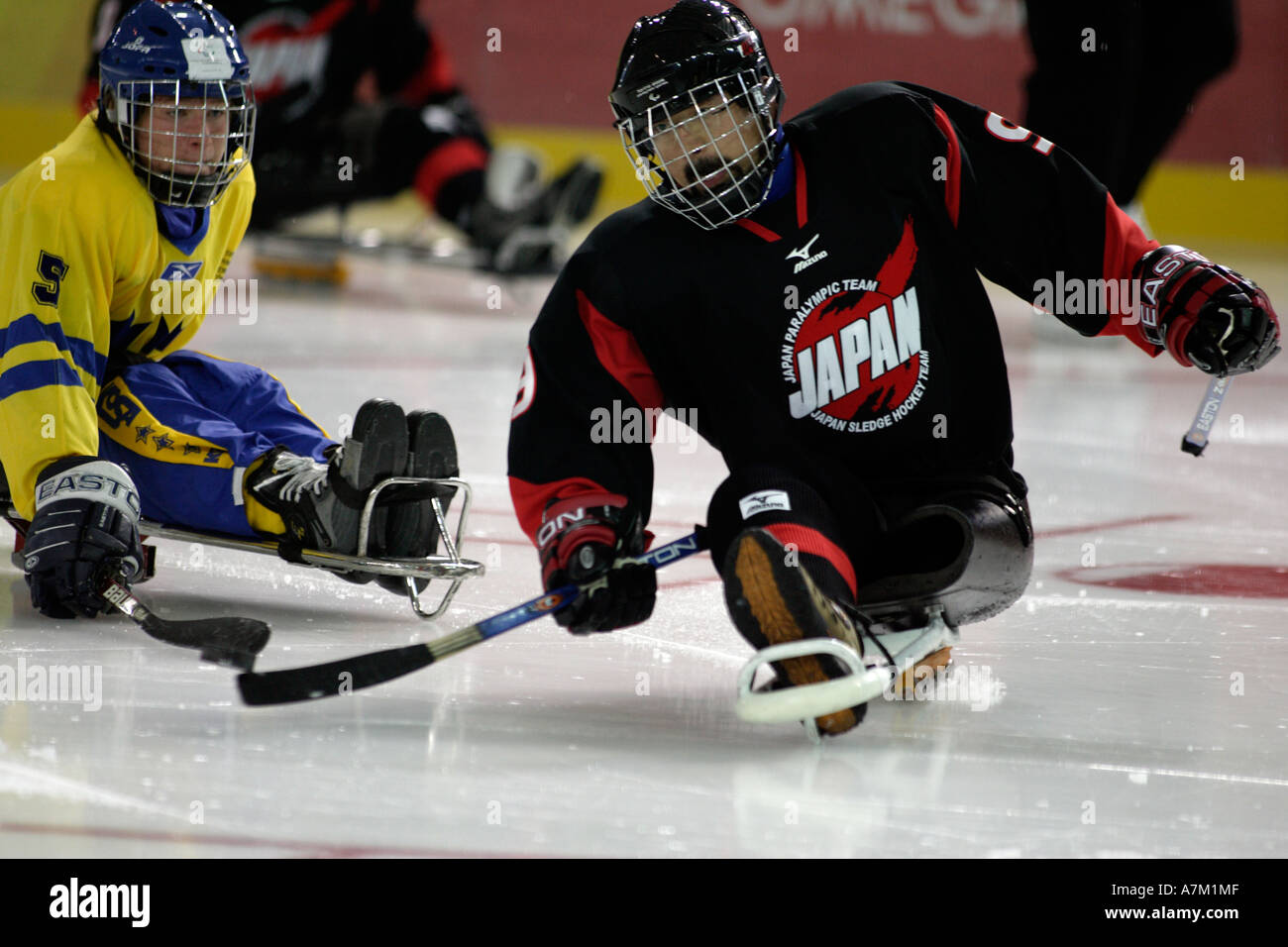 Kato von Japan schießt während das Eröffnungsspiel den Puck auf das Tor Stockfoto