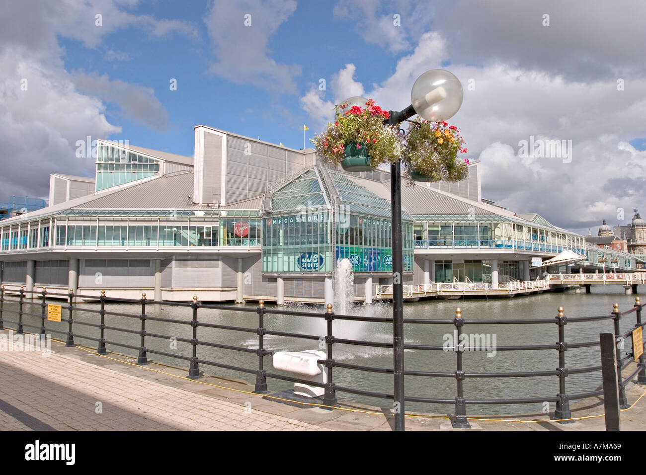 Hull Kingston nach Rumpf Prinzessin Quay Einkaufszentrum Stockfoto