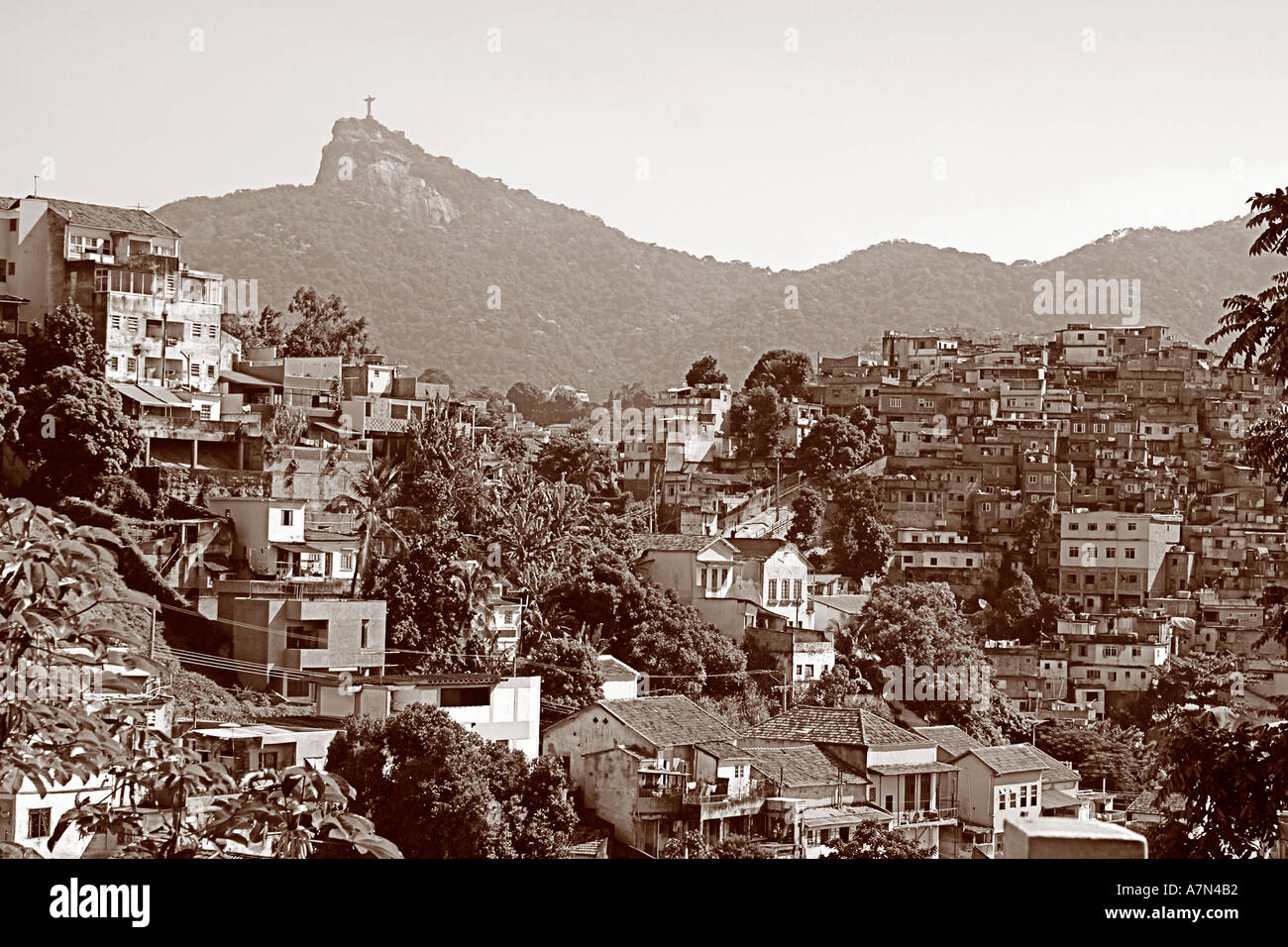 Brasilien Rio Favela Hintergrund Corcovado Stockfoto