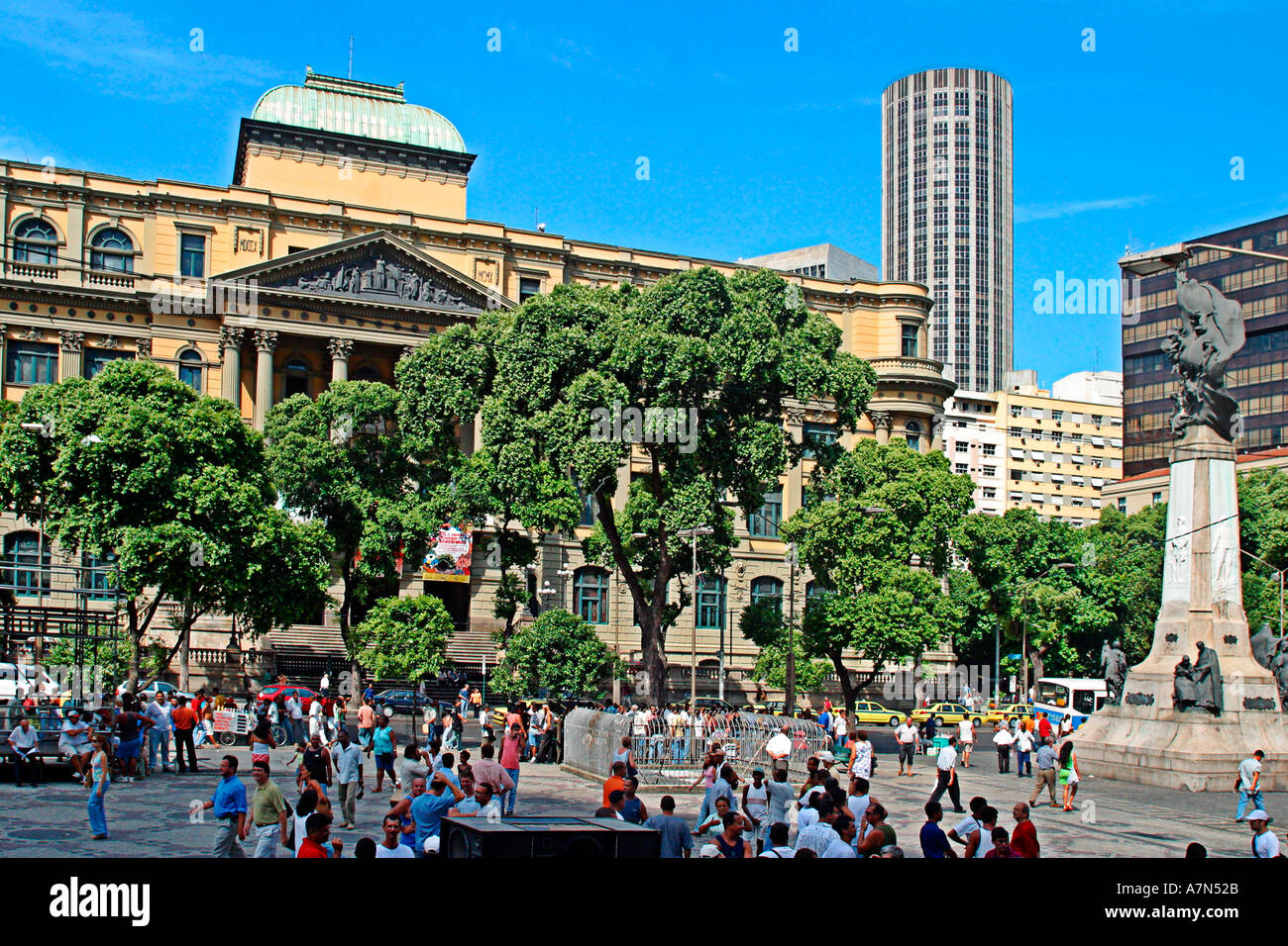 Rio De Janeiro Praça Floriano überfüllt Quadrat in der Mitte-Menschen Stockfoto