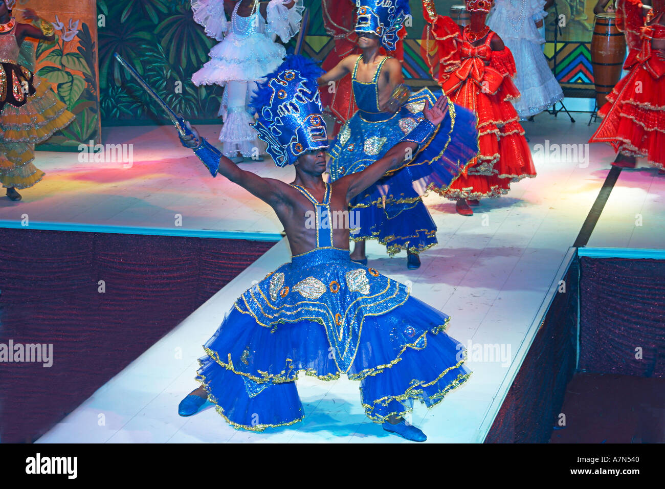 Rio De Janeiro Samba show in bunten Kostümen Leblon Stockfoto