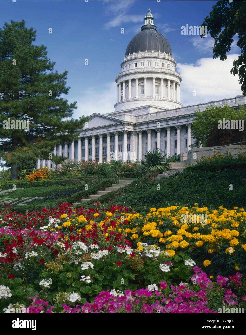 SALT LAKE CITY, UTAH. USA. Utah State Capitol Building & Blumen Garten. Stockfoto