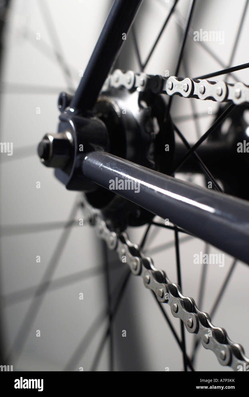 Fahrradkette und Rad mit einem einzigen beschleunigen festen Rad Stockfoto
