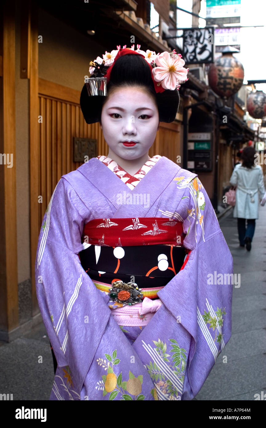 Kyoto-Japan Gion Geisha Girl Frau Kimono Kleid Stockfotografie - Alamy