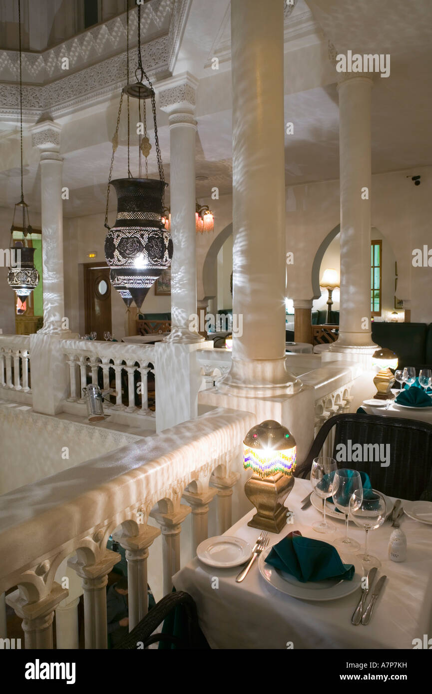 Innenausbau von 'Rick's Cafe' Restaurant, Casablanca, Atlantikküste, Marokko Stockfoto