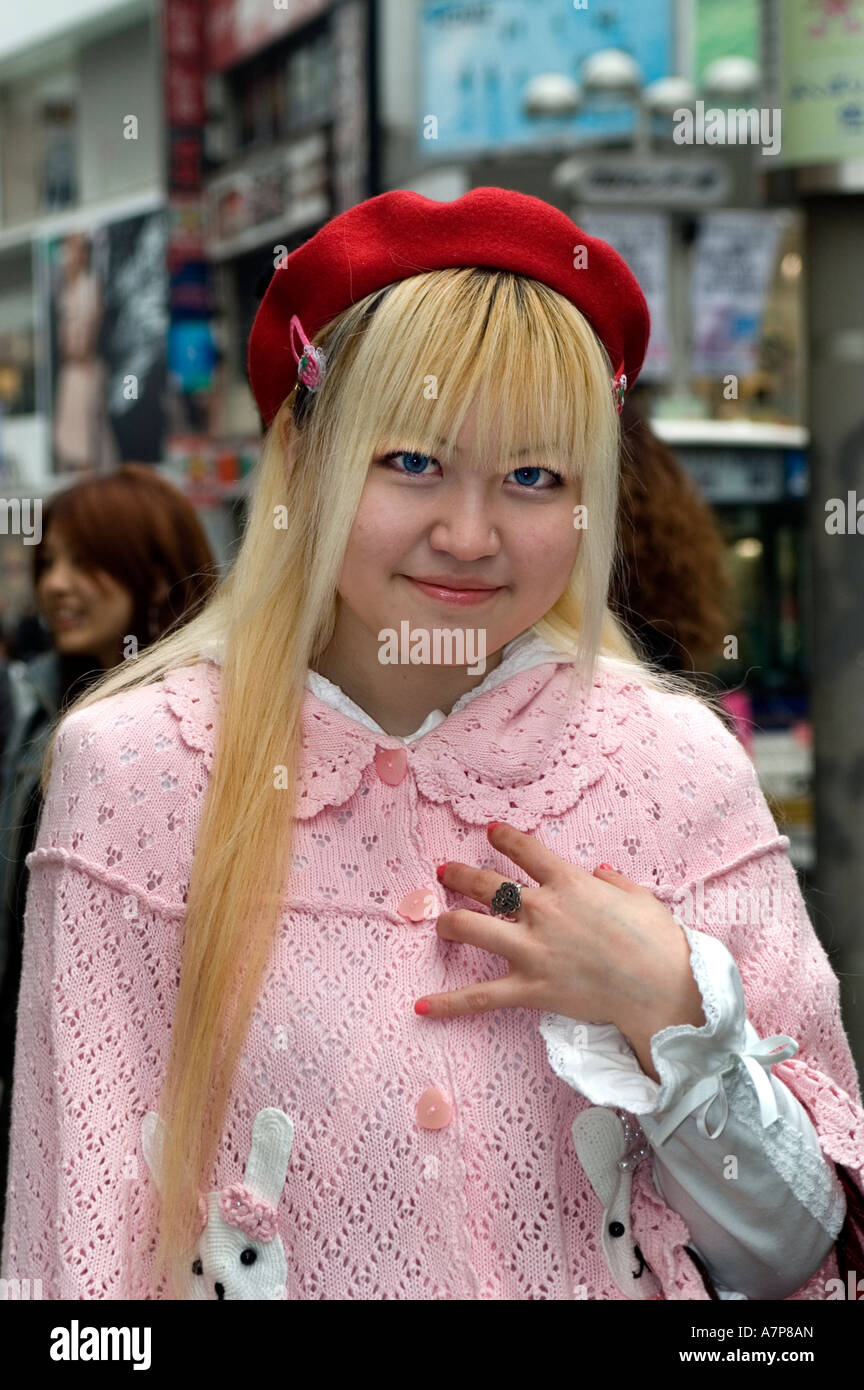 Harajuku Teen Hipster Cosu Purei Kostüm Outfit Ausdruck von jugendlichem  Übermut Jugendliche Frau Mädchen Tokio Japan Stockfotografie - Alamy