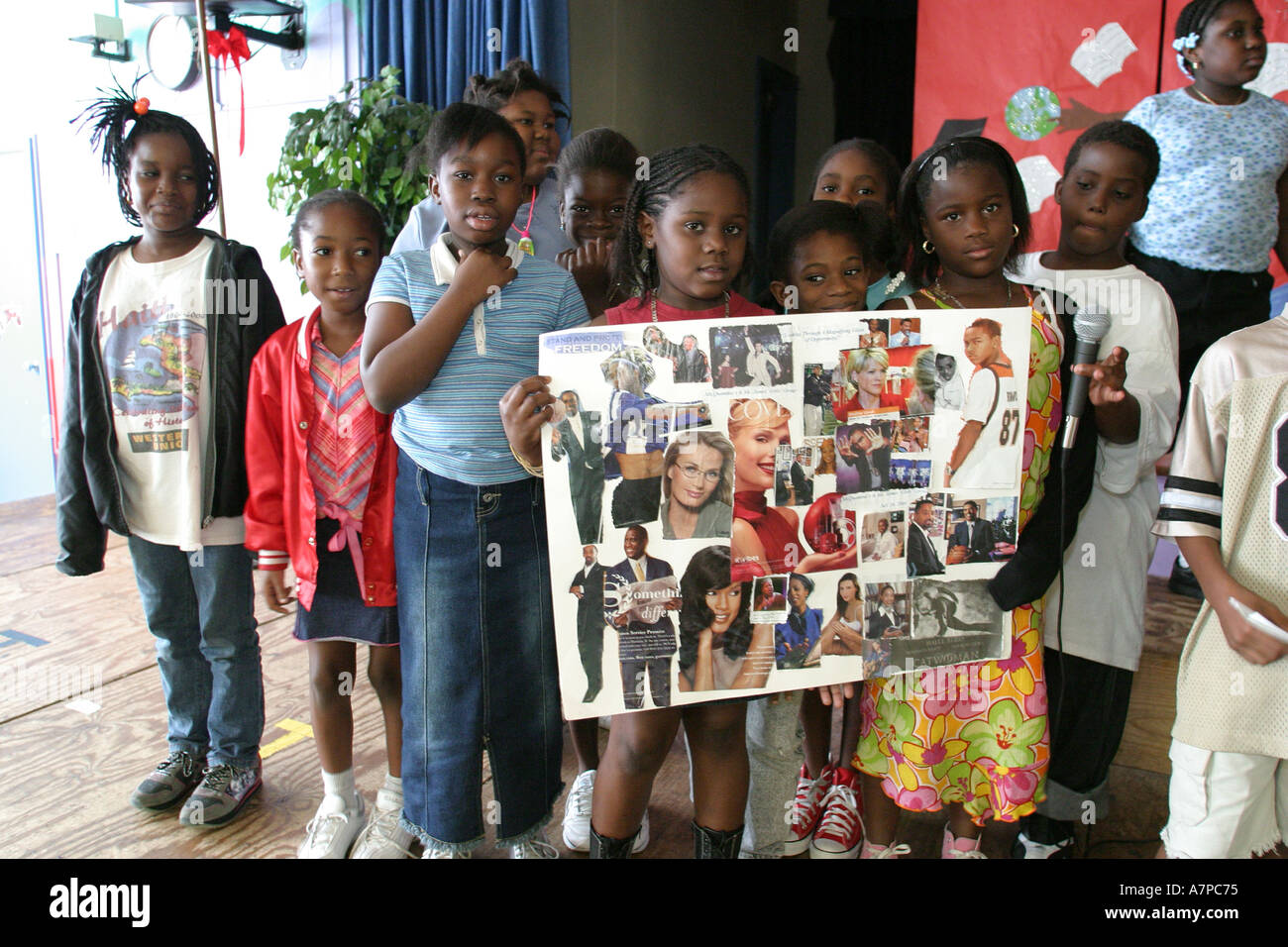 Miami Florida, Little Haiti, Edison Park Elementary School, Campus, Grundschule, Bildung, Campus, Sommerschulversammlung, Aufführungen, Studenten educatio Stockfoto