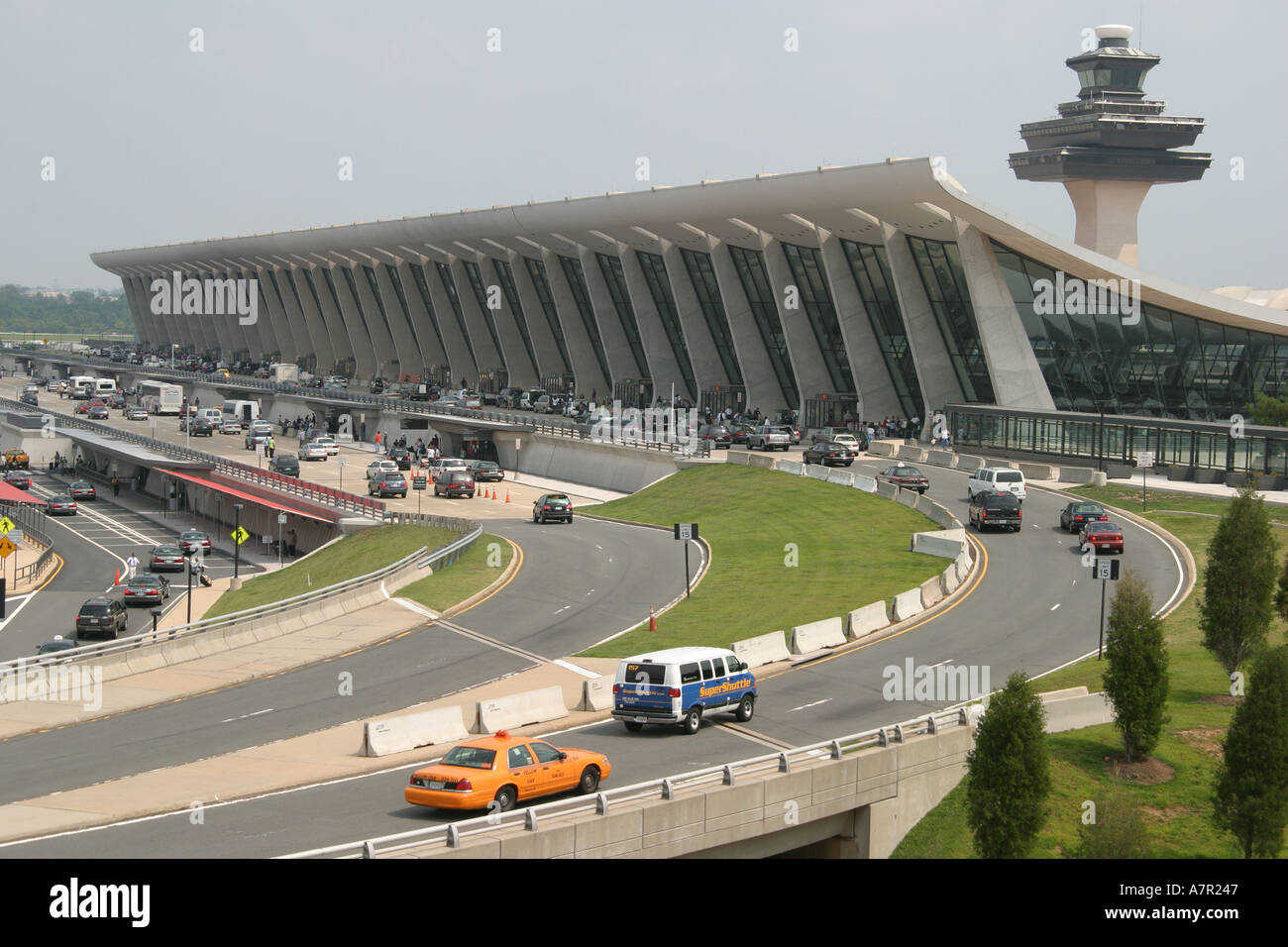 Virginia Washington Dulles Airport Handelsflug, fliegen, Fluggesellschaften, Terminal, Flugsicherungsturm, Gebäude, Architektur Transport, Flugzeug, Stockfoto