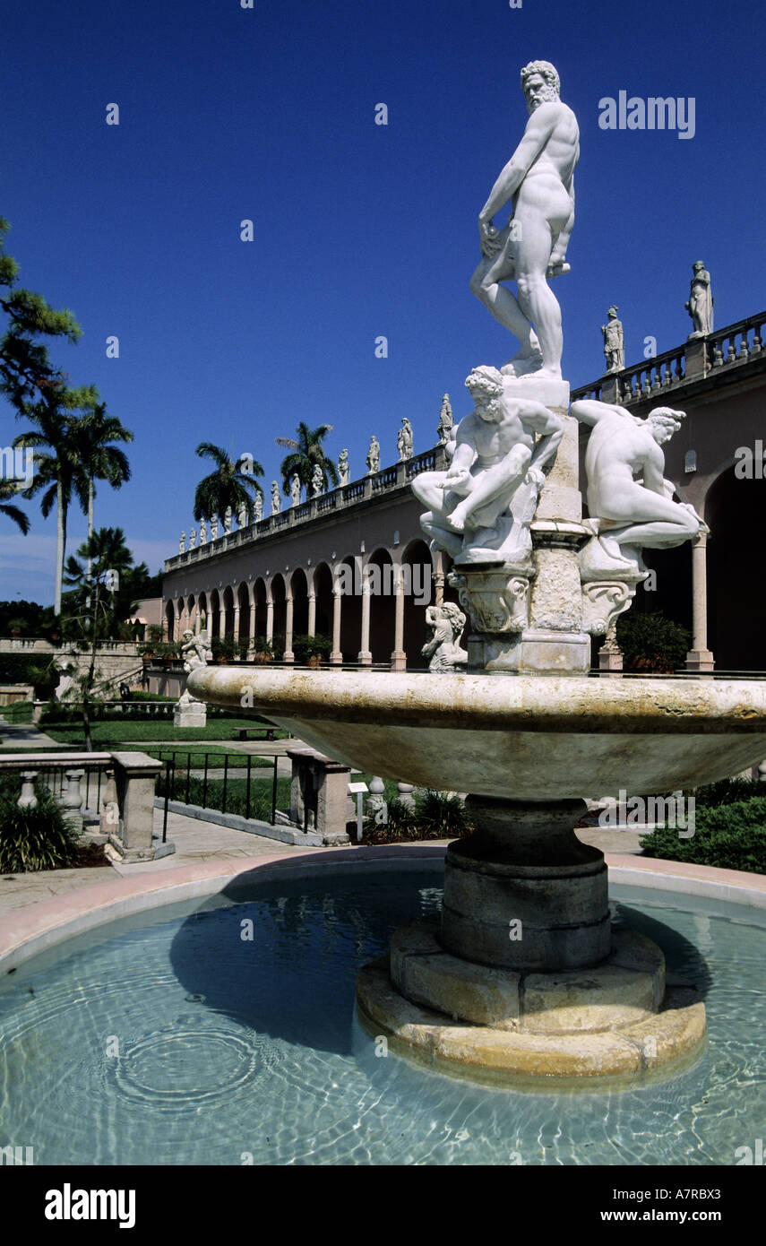 USA, Florida, Golf-Küste, Sarasota, Ringling Museum of Art, Oceanus Brunnen im Hof Stockfoto