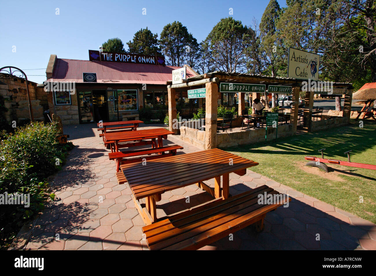 Das Purple Onion und Künstler-Café-Restaurant im Zentrum von Clarens Ort Clarens Provinz Free State in Südafrika Stockfoto
