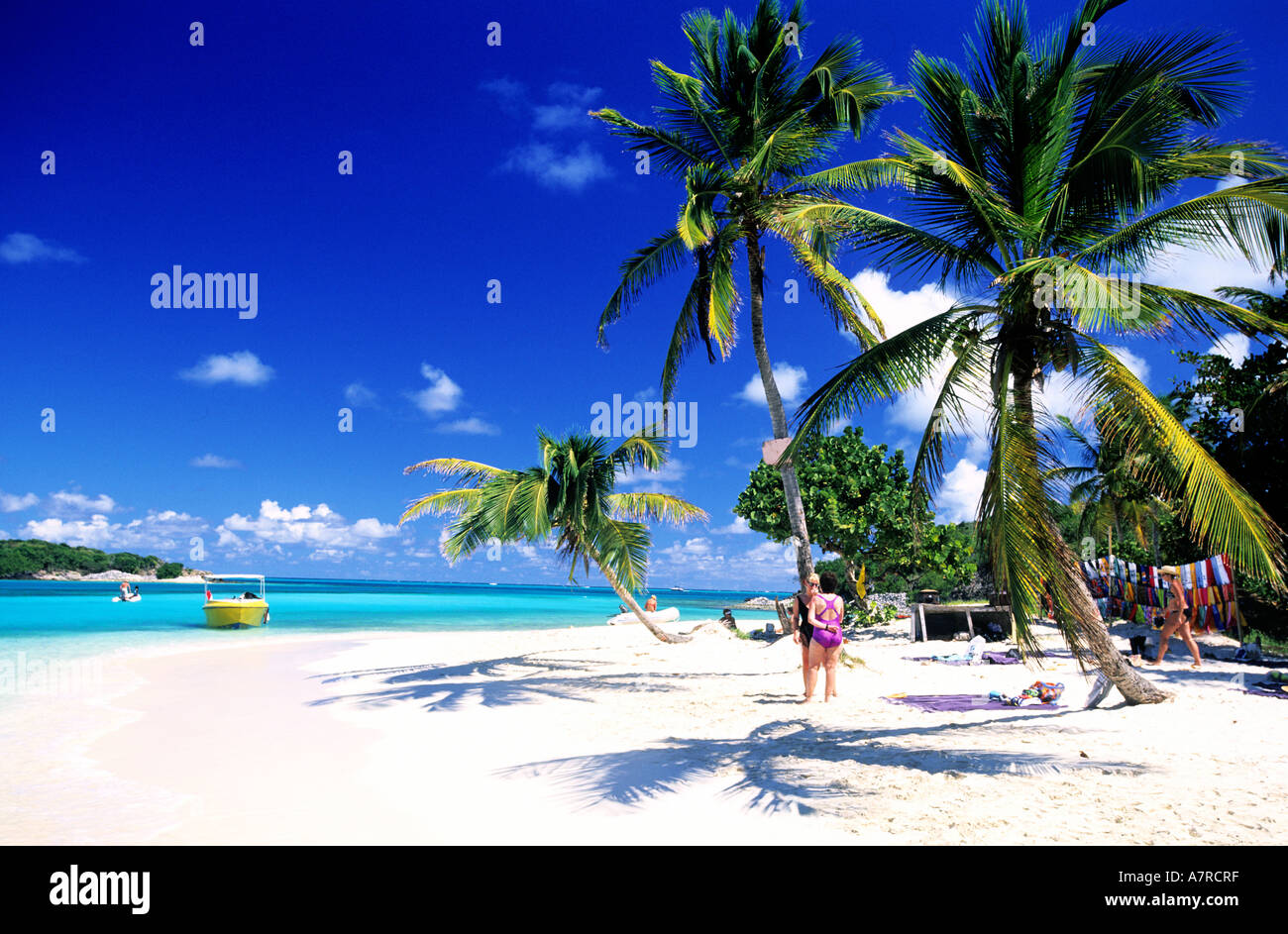 Karibik, St. Vincent und die Grenadinen, Tobago Cays Archipel, Strand einer der vielen 