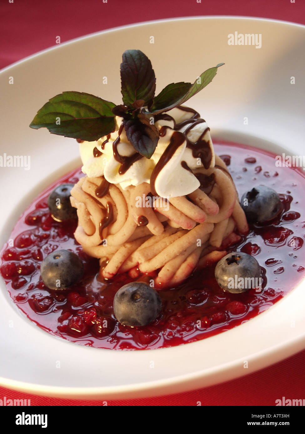 Nahaufnahme von Spaghetti und Cranberry-sauce Stockfoto
