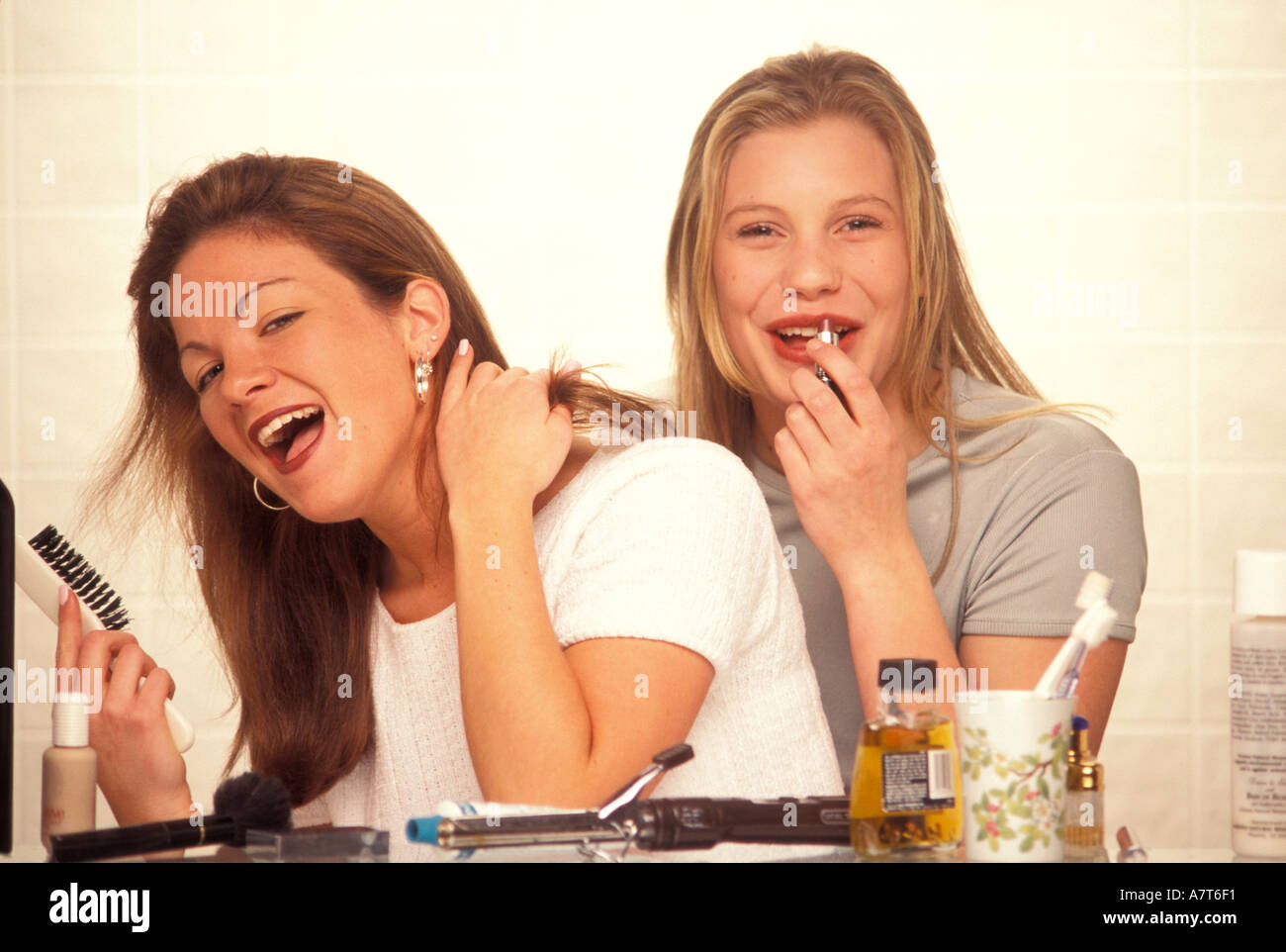 Hollywood-Schauspielerin Katee Sackhoff als Teenager mit Freunden Stockfoto