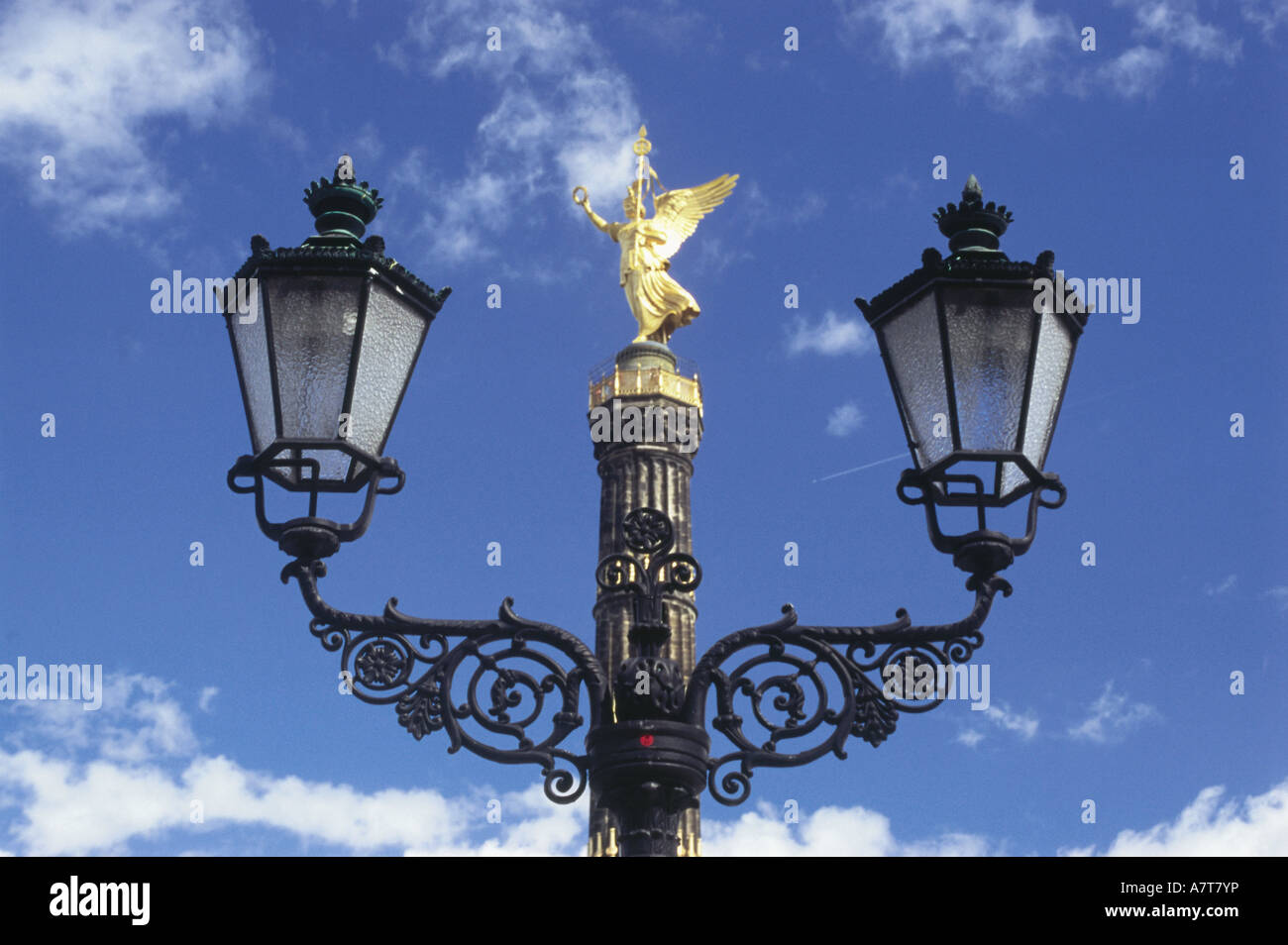 Hohen Schnittansicht Lampe post Berlin Deutschland Stockfoto